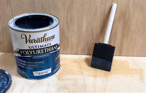 Can I Spray Polyurethane: A Dive into the World of Creative Possibilities